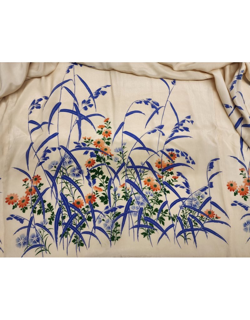 WillaCatherFdn's tweet photo. We only have a few of our new, limited edition “Simply Cather” silk scarves left— with a design copied from an original silk kimono in our collections once worn by #WillaCather. Don’t miss out! Your purchase benefits the WC Foundation and we thank you! https://t.co/oGXQbmZ8uJ https://t.co/NRFMp2rfQe