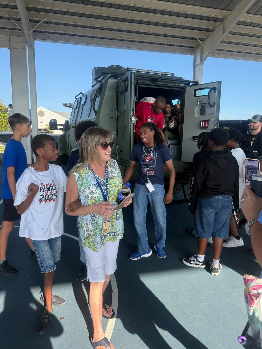 Oslo Middle School tweet media