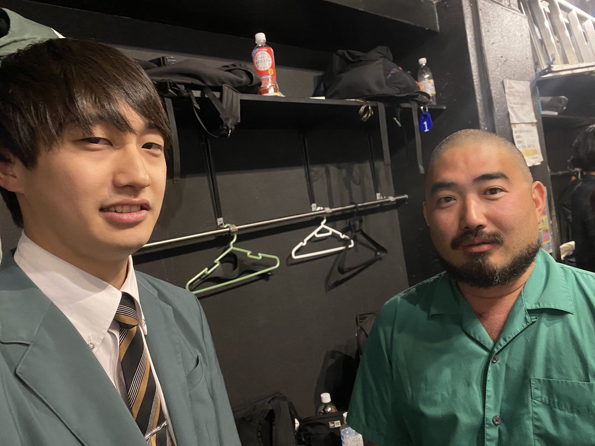 熊谷はバラクーダの集合写真撮る時に、
ガチャさんが撮影係した後に
ガチャさん写ってるver撮る時に
いつも撮影係してくれてました
フォローバックしてないことに
今日気付きましたごめんね