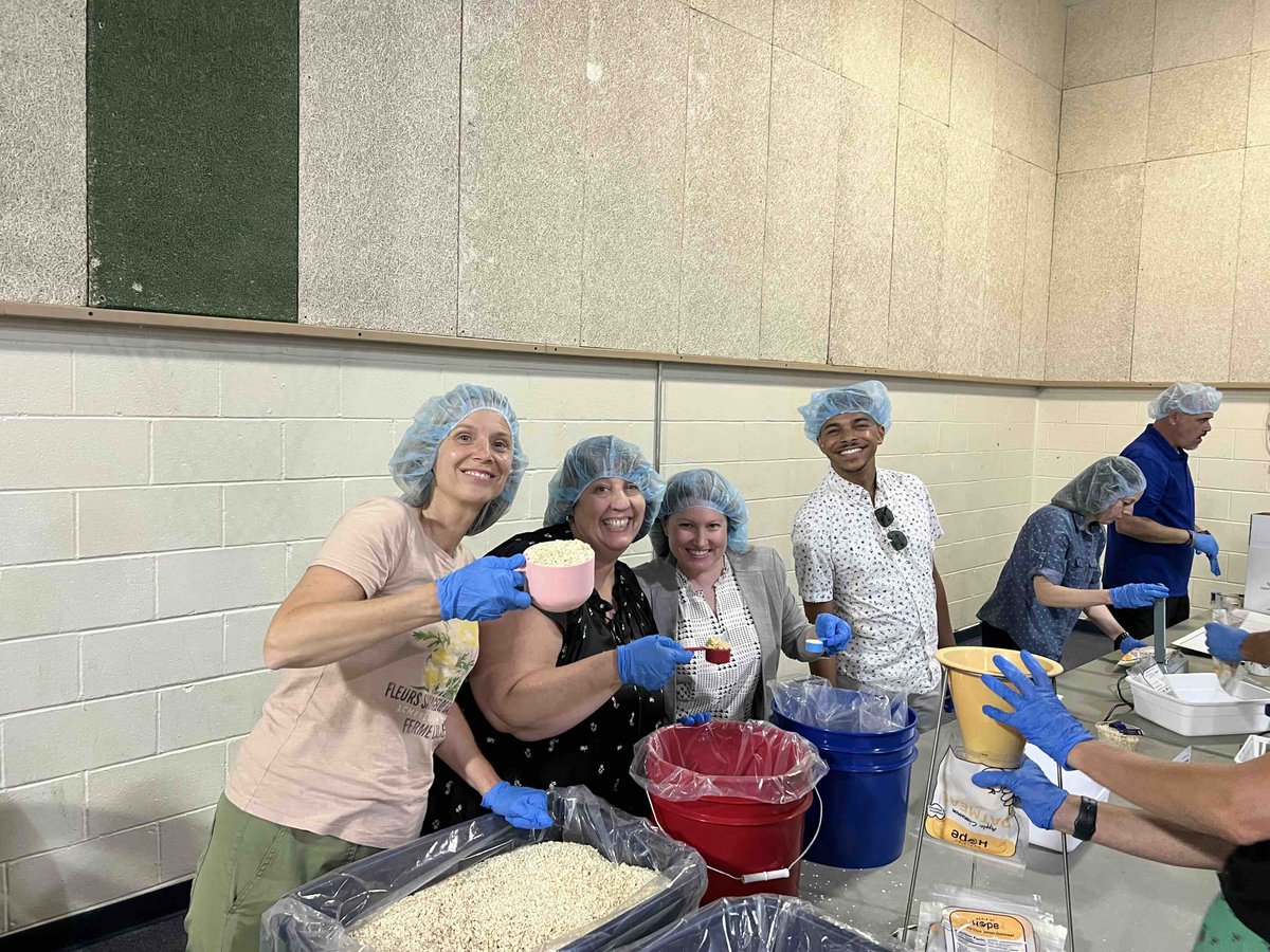 Our Hilliard City Schools staff had an amazing time volunteering at the Hilliard Food Pantry—packaging over 20,000 oatmeal servings to support families right here in our community! We had a blast giving back and making a difference together.