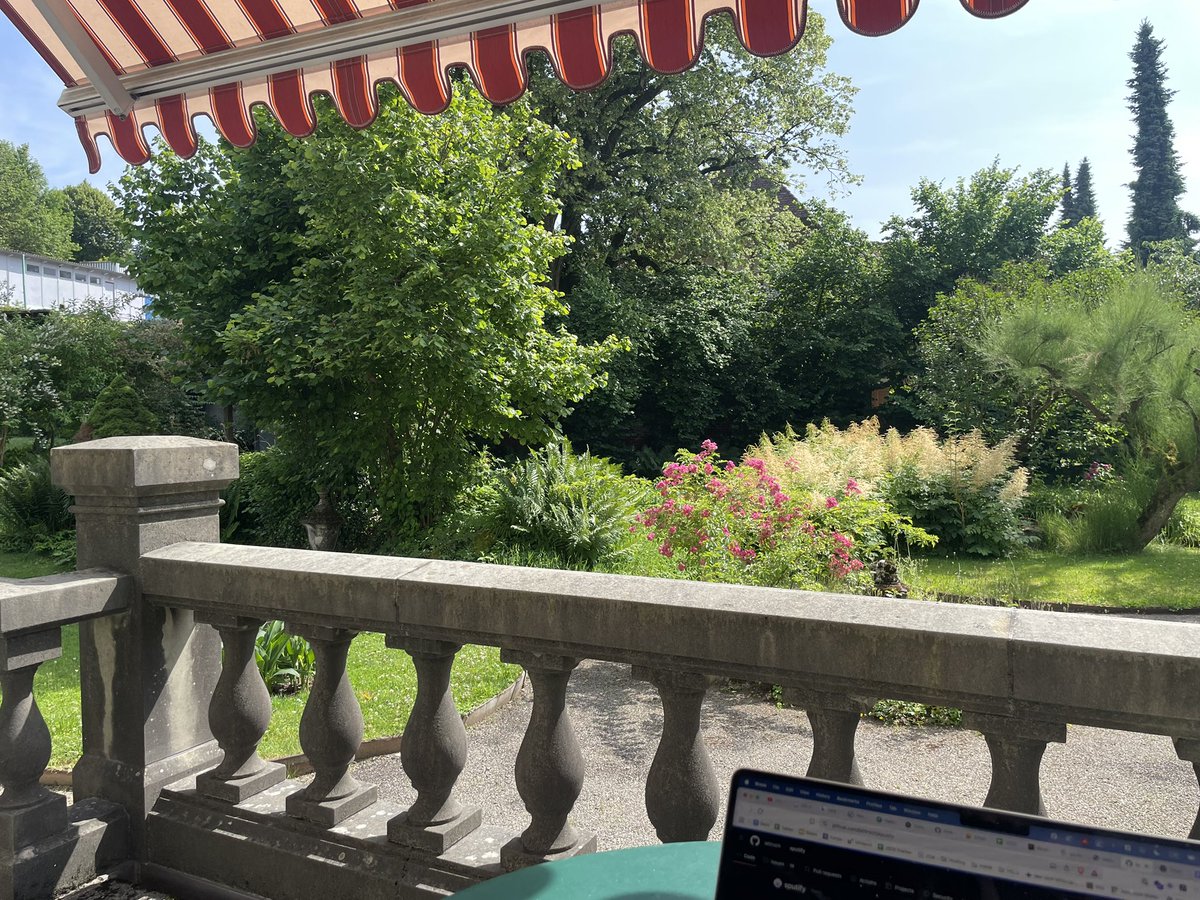 worked from my Grandpa‘s today. He has a beautiful garden but zero interest in b2b saas