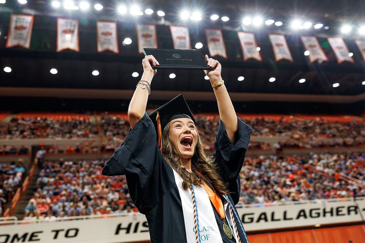 AgIsAmerica's tweet photo. Graduates from colleges of agriculture, natural resources, and life sciences across the U.S. are ready to step into their futures. Congratulations to the Class of 2025! 🎓 🐮 https://t.co/7W2MWK9VDq 

Photos courtesy of @wsucahnrs, @CSUAgSci, @okstateferguson, and @cafnr. https://t.co/vDulG3o5dI