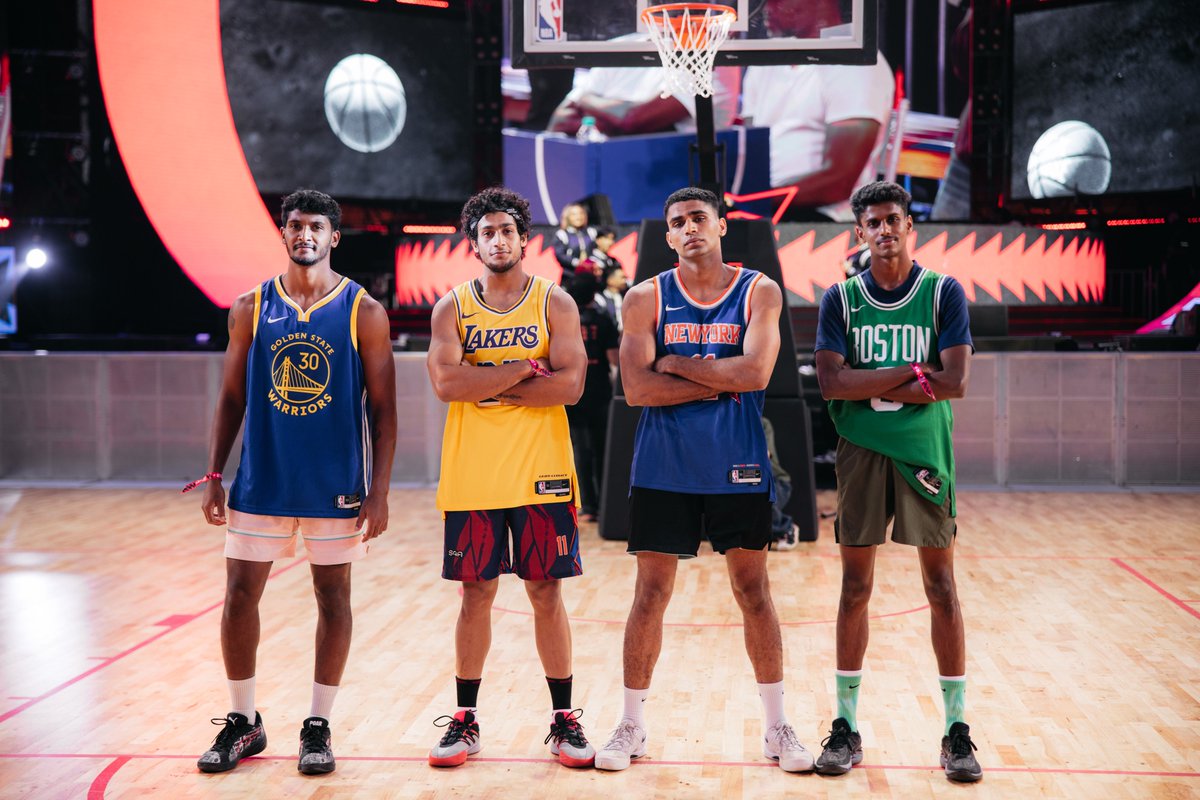 NBAIndia's tweet image. 🏀 Vibes weren't the only thing that was high at the #BUDXNBAHouse! 💥 

The NBA Store Dunk Contest got fans and participants revved up, making it a memorable one! 

#NBAHouse #NBAIndia #Budweiser #BudweiserIndia #BudX #YoursToTake #DistrictbyZomato #Lifeinyourdistrict