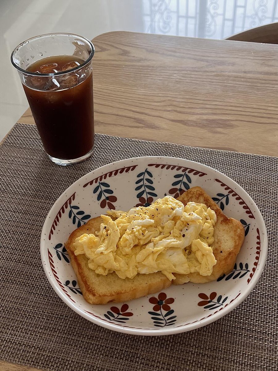 halay100's tweet image. Today's Breakfast Smoothie Toast with Iced Americano