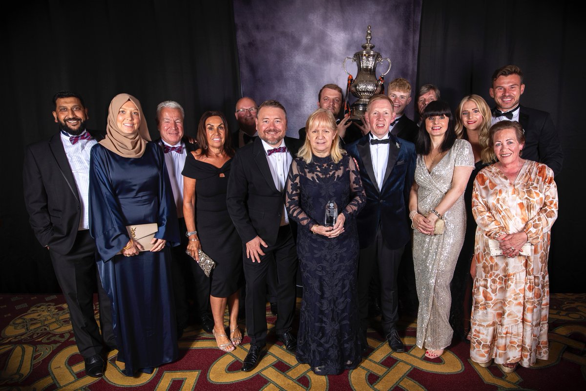 SUFCOfficial's tweet photo. 🏆 𝐍𝐀𝐓𝐈𝐎𝐍𝐀𝐋 𝐋𝐄𝐀𝐆𝐔𝐄 𝐀𝐖𝐀𝐑𝐃𝐒

Representatives of the Iron were delighted to attend the National League Awards at Celtic Manor on Saturday, where the club were formally presented with the Promotion Final trophy and our permanent memento.

Here are a few pictures from the weekend!

Photos by Graham Scambler.

#UTI #IRON