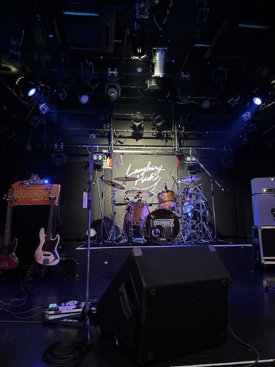 na__07sd's tweet photo. 最前でラフィングの音楽を久しぶりに浴びられて本当に良かった😭😭😭
Ba.側にいたんだけど、あかりちゃん可愛すぎて何回か照れちゃって顔見れなかったです
号泣してた時にあかりちゃんと目が合って頷いてくれたのが本当に嬉しかったです、これからもずっとついて行きます😭😭
だいすき‼️ https://t.co/6Nvbhh69hq