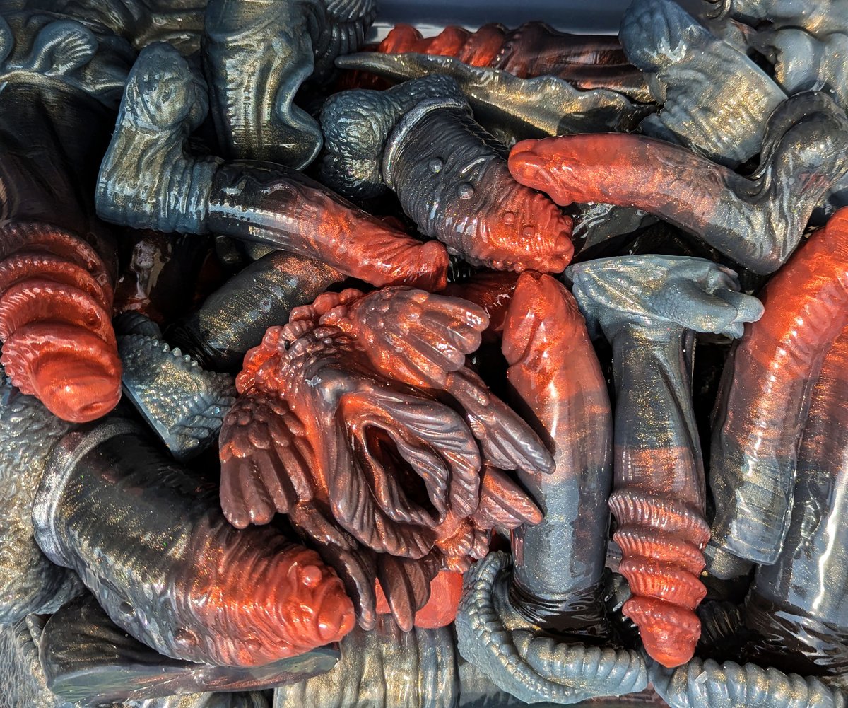 Some deep, dark beauties for you this morning!
♥️💚🖤

These are in soft firmness and will be available in our drop next week!