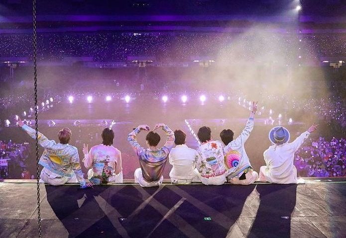 BTSTrendSongs's tweet photo. RT &amp; REPLY

Goal : 777

HAPPY ANNIVERSARY BTS
THANKYOU BTS 
WE STAYED BTS
#BTS12thAnniversary #BangtanTurns12
#12YearsWithBTS #12YearsOfAPOBANGPO
#TWELVEYearsAndCounting #SeeYouSoonBTS
#StillWithBTS https://t.co/kFRK2qJtB2