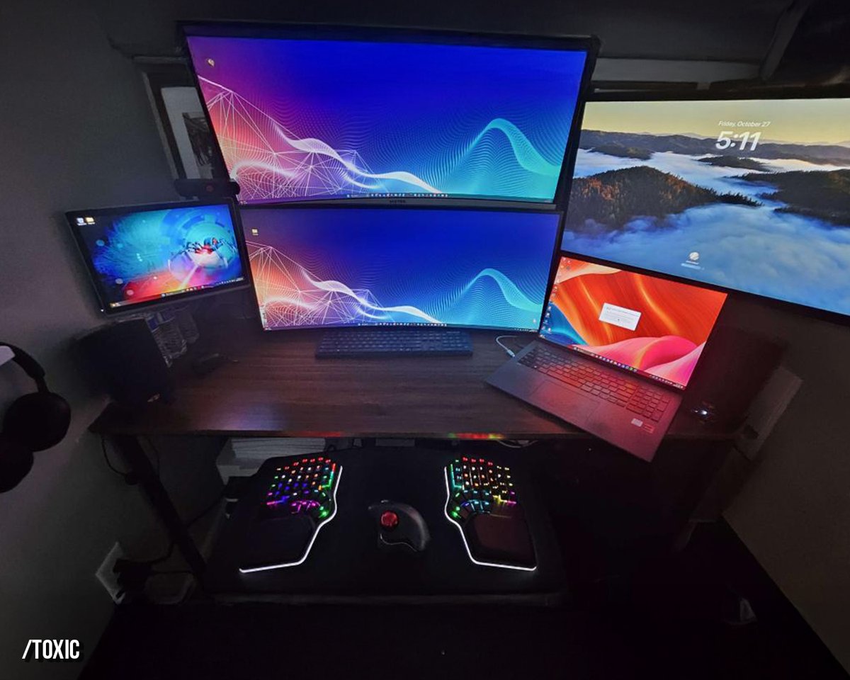 Dygma (@dygmalab) on Twitter photo Eyes everywhere, fingers steady πͺ
Dygma + multiscreens = control unlocked Eyes everywhere, fingers steady πͺ
Dygma + multiscreens = control unlocked