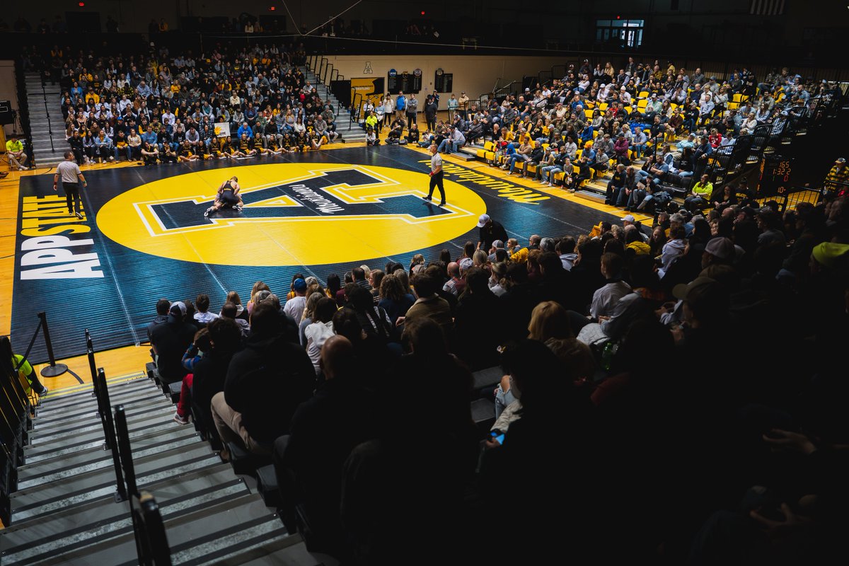 𝐕𝐚𝐫𝐬𝐢𝐭𝐲 𝐕𝐢𝐛𝐞𝐬 👏

App State again led the SoCon in home attendance last season, placing 4th among all Division I programs in the entire Southeast and ranking ahead of five Big Ten/ACC programs.

#ReAchTheSummit