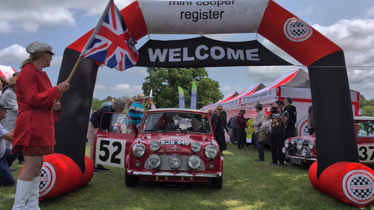 GreaseJunkieCom's tweet photo. We love a good car show at @GreaseJunkieCom and the @CooperRegister  show is one of the best. 

When we're driving our classics, we find it's handy to keep a small toolkit on hand. The S01220 from @sealeytools is very useful.

https://t.co/nNRajyvQRv

#classiccars #carshow https://t.co/1lrCktkvGT