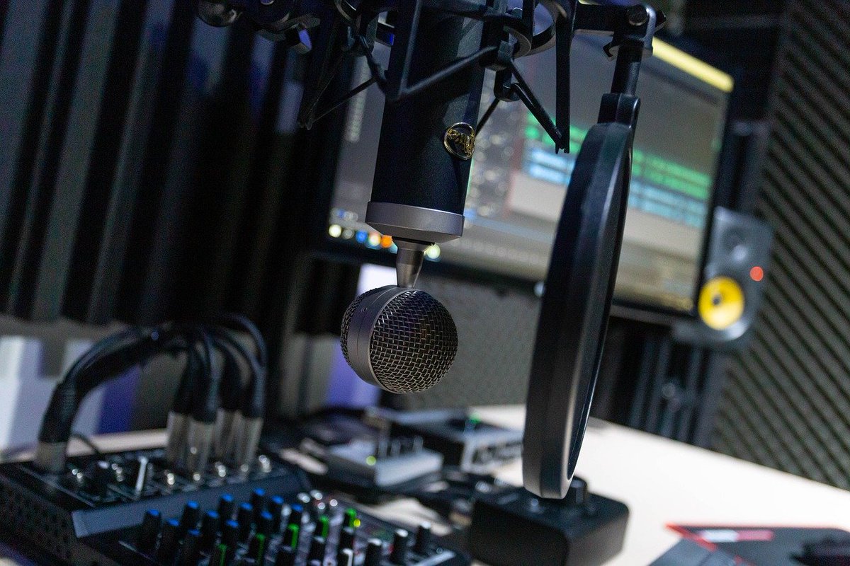 AKW Productions offers songwriting, recording, consultation on sound design and installation.
akwproduction.com