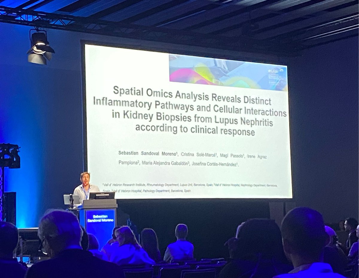 Nervios nervios! Increible comunicación oral de <a href="/Sebasandoval/">Sebastián Sandoval</a> sobre transcriptómica espacial en biopsias renales de pacientes con lupus. Próxima tesis a la vista 👀 #EULAR2025 <a href="/ReumaVHebron/">Reumatología Vall Hebron</a>