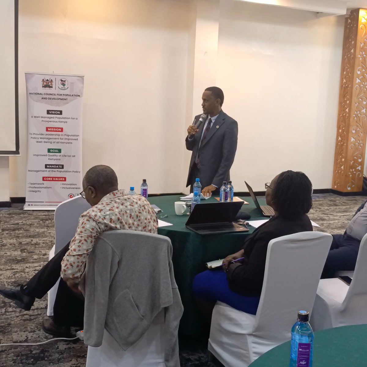 Happening now: Stakeholders meet to validate the 2025 draft Kenya Population Situation Analysis Report—reviewing its accuracy, identifying data gaps, and sharing insights to ensure a comprehensive and reliable final version. #KenyaPSA2025 #DataForDevelopment