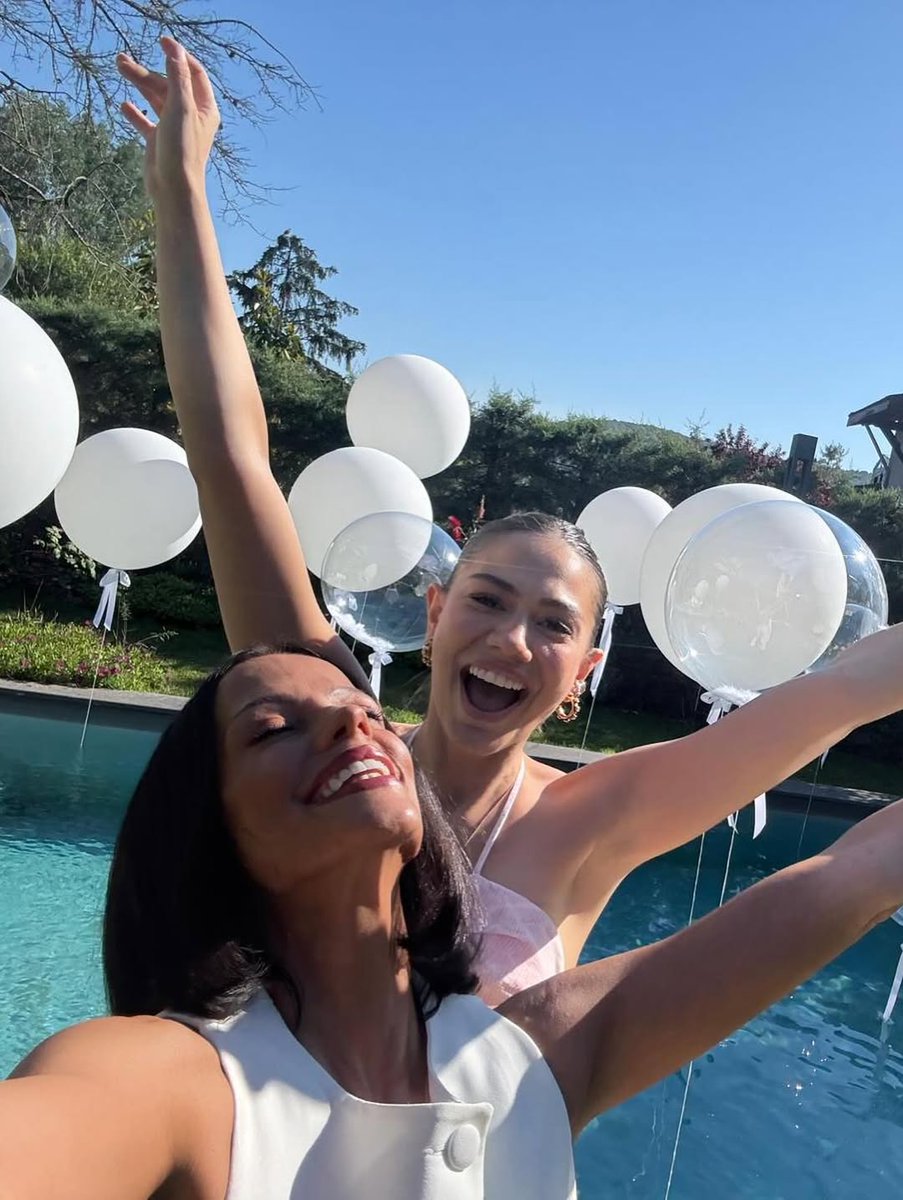 Demet16879080's tweet image. Çok güzel şeyler var ama sen her zaman önce gelirsin, bir kız kardeşten gelen en güzel sevgi ifadesi 🥹

@dmtzdmr #DemetÖzdemir #Derya #sisterlove