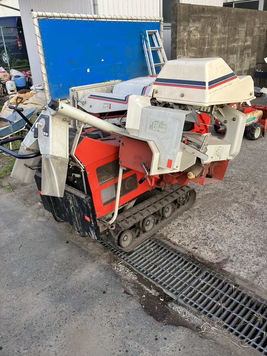 noukasan_iwate's tweet photo. 岩手本店にて三菱ハーベスターMH85入荷いたしました。気になる方はぜひ『農家さんの味方岩手本店』までお問い合わせください。
#農家さんの味方岩手本店
#農家さんの味方
#ハーベスター
#MH85 https://t.co/z4ZWXt8ORR