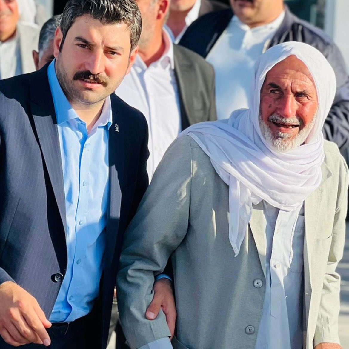 Tekrardan TBMM si idari amiri olarak seçilen vekilimiz <a href="/ibrahimeyyupogl/">Av.İbrahim EYYÜPOĞLU</a> nu tebrik eder çalişmalarinda başarilar dilerim .<a href="/akpartisanliurf/">AKPARTİ ŞANLIURFA İL</a> <a href="/AkHaliliiye/">AK PARTİ HALİLİYE</a>