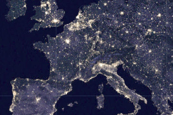 Sam_AGI_Vietnam's tweet photo. Does anyone share my thoughts, that the bright spots on the moon resemble the electric light system on earth? 🤔😜 #sillyquestion https://t.co/CnsVtuC6xg