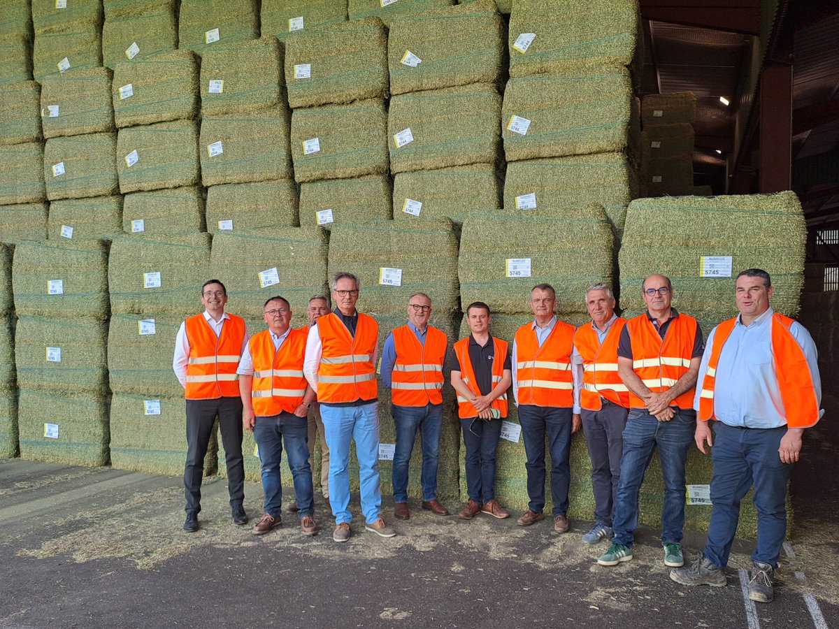 Après l'annonce du projet de rapprochement entre Tereos et Capdéa, le Conseil d’Administration de Tereos a visité le site de Marigny. Après un temps d'échanges, découverte de nos installations dont l'atelier balles. Une rencontre symbolique qui soude les liens entre les 2 coops.