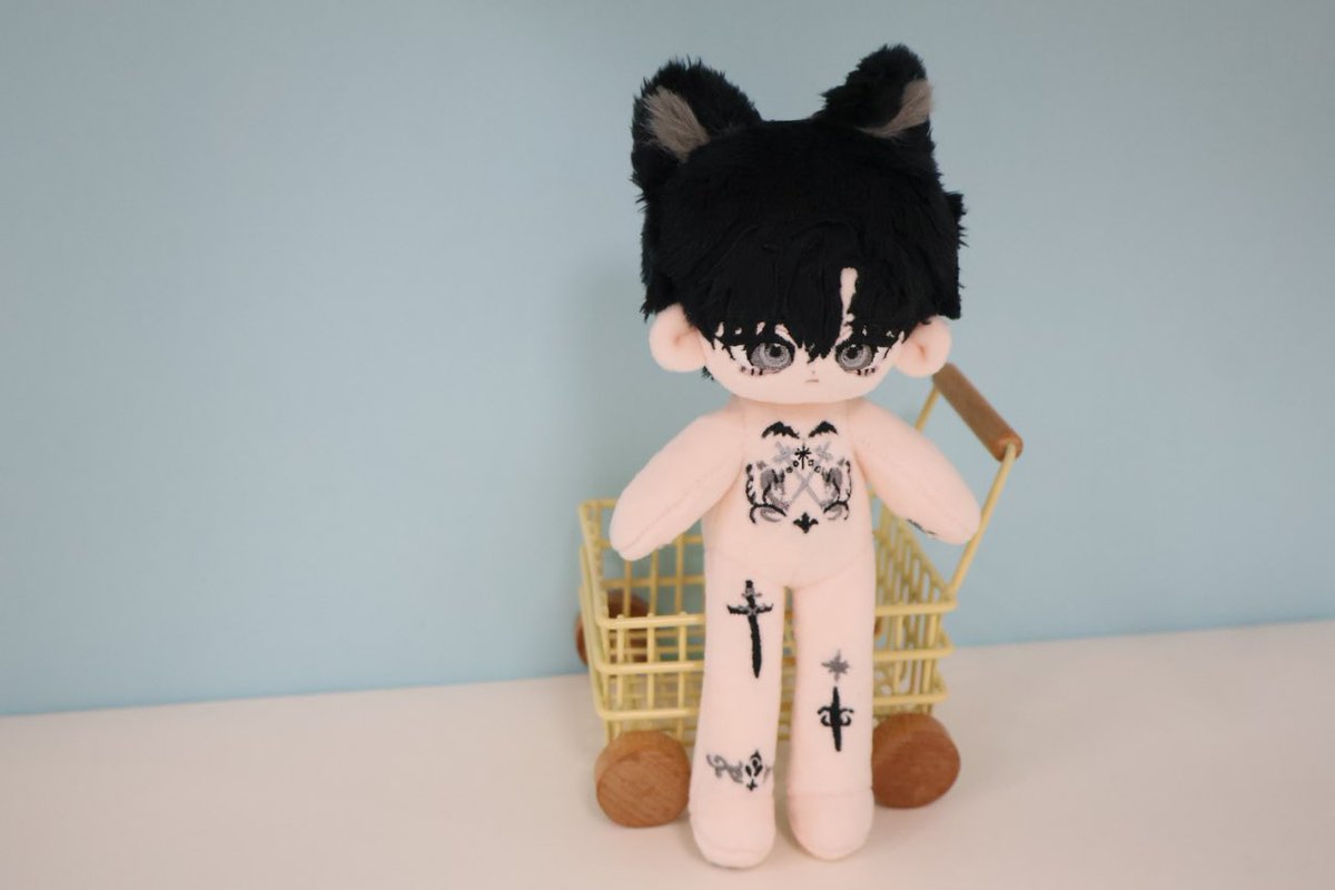 ✨🐈‍⬛✨🐈‍⬛✨

오랜만에 만난 다리가 긴 인형이야!

몸에 자수하는 것도 너무 멋있지!!

🪡눈 디자인이 매우 정교해!

뼈대 인형을 장착하면 마음대로 구부릴 수 있어요~

다리가 긴 인형

#우리_공장을_소개합니다
#우리_공장으로_오세요
#솜인형 #cottomdoll #自作ぬい #綿人形 #ぬいぐるみ