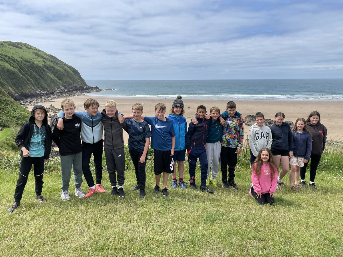 danesfield_mid's tweet photo. Another successful Danesfield surfing trip! Sunny skies, wonderful waves, children who took on the challenge, and a day filled with fun! 🏄‍♂️🏄‍♀️😎 https://t.co/UlpAXHa5N2