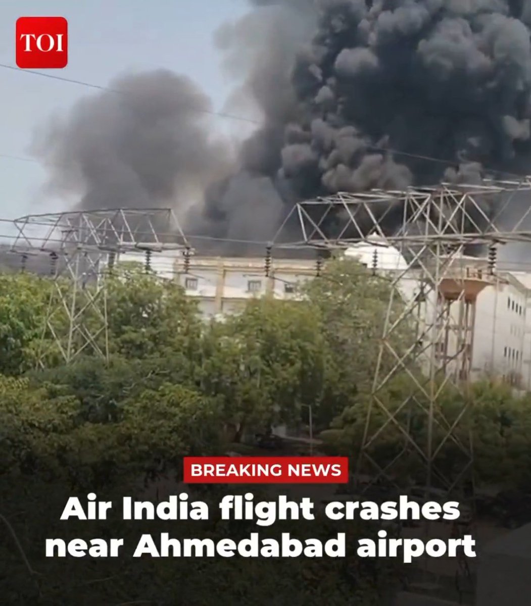office_das's tweet photo. Flight Number A 171 from Ahmedabad
To London, 242 on board, Crashed down at Ahmedabad this afternoon. 
 What a shocking news... 
Air India flight.

सोच कर भी दिल काप जाते हैं, क्यूँ की इसी
Routes पर हमारे फॅमिली, और हम लोग इसी
अहमदाबाद से लंदन रेगुलर आते जाते रहते हैं l
🕉️ RIP https://t.co/hBOtMwuC7a