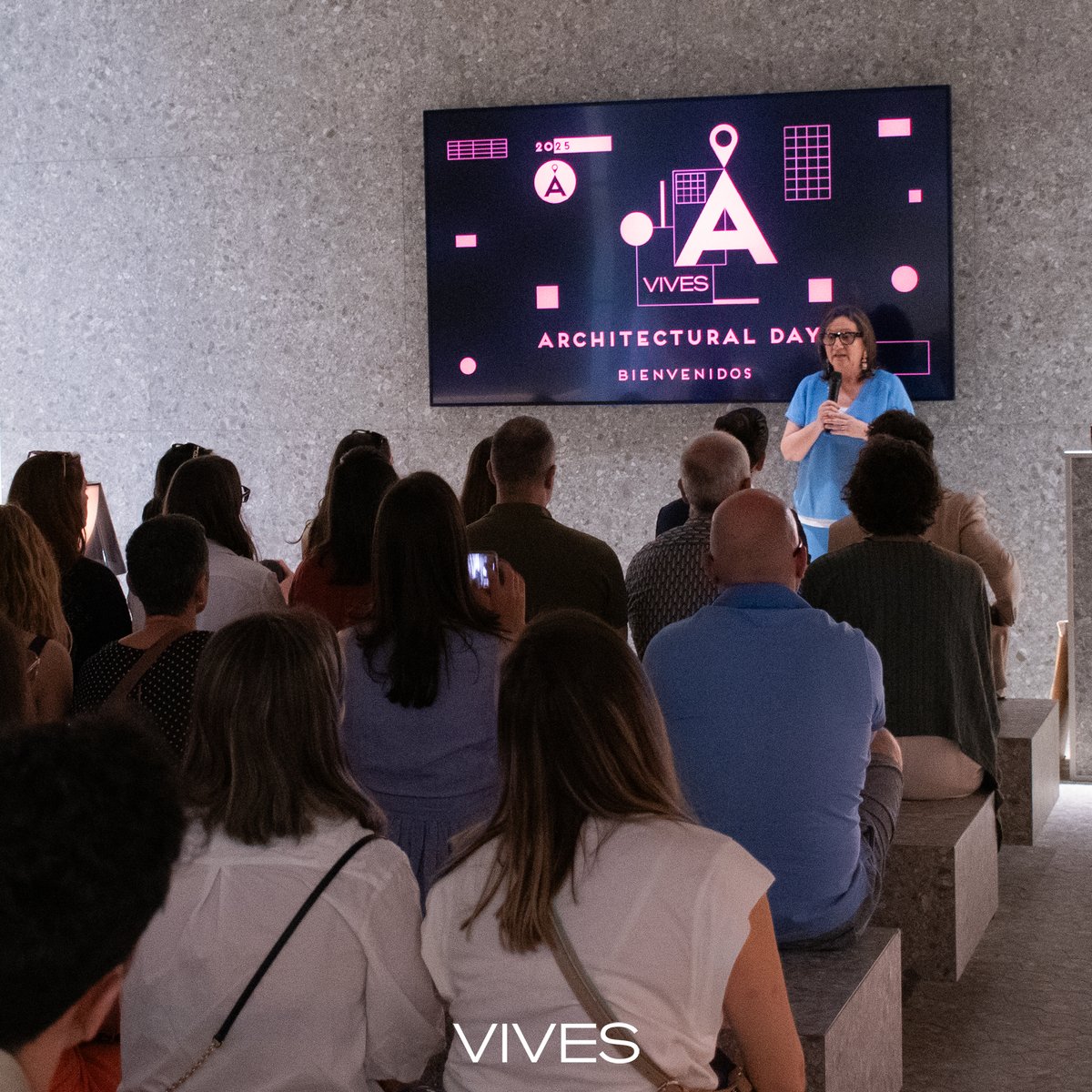 We started the second day of the sixth edition of the Architectural Days, with an excellent turnout of architecture and interior design professionals. As on the previous day, our ceramics once again took centre stage as a key element for all types of projects.
#vives #showroom