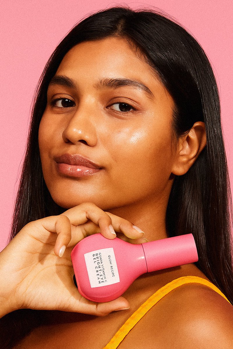 dipesh_palkar's tweet photo. DAY 02 // Product Photoshoot

Today’s experiment focused on recreating a clean, modern skincare photoshoot using AI.
Tried to capture that fresh, dewy glow you’d expect from a real beauty campaign.

#Day02 #AIPhotoshoot #ProductPhotography #30DaysOfAI #GlowVibes #SkincareCampaign https://t.co/xhASd3Z0BF