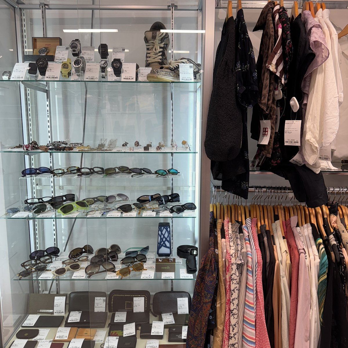BAZZSTORE's tweet photo. ～吉祥寺ダイヤ街店 6/12OPEN❕～  中央線沿線では高円寺に続き吉祥寺に新店がオープンしました！ 豊富なラインナップで見ごたえたっぷりですのでお早めにご来店ください。買取も大募集中です📷 https://t.co/2KYPjipGsA https://t.co/ydLB9O27LI