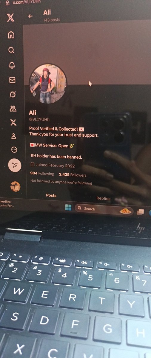 @VLIYUHh is a scammer !! 
She scammed 1.8k robux 

😭Wht- 
I am doo down rn .. 
Pls unfollow her ..