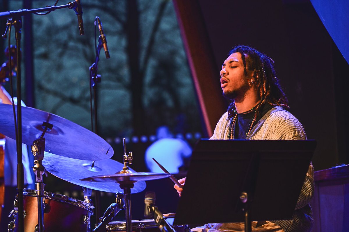 RWCMD's tweet photo. Jazz open day - you're invited! 🎷✨
Thinking of studying Jazz?
There's still time to book your place for tomorrow! 🎶
Friday 13 June, 11am
https://t.co/mTLDc4ZmcE
#RWCMD #JazzOpenDay #JazzEducation #MusicCollege #StudyJazz #JazzInWales #CBCDC https://t.co/Nyi6e6rr55