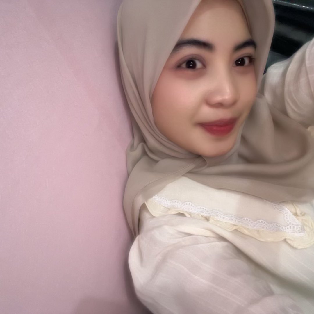 aslinya ga botak kok😔☝🏻((diapus kalo malu))

#PLLISelcaDay #플리셀카데이
#PeuldoongieSelcaDay #플둥이셀카데이