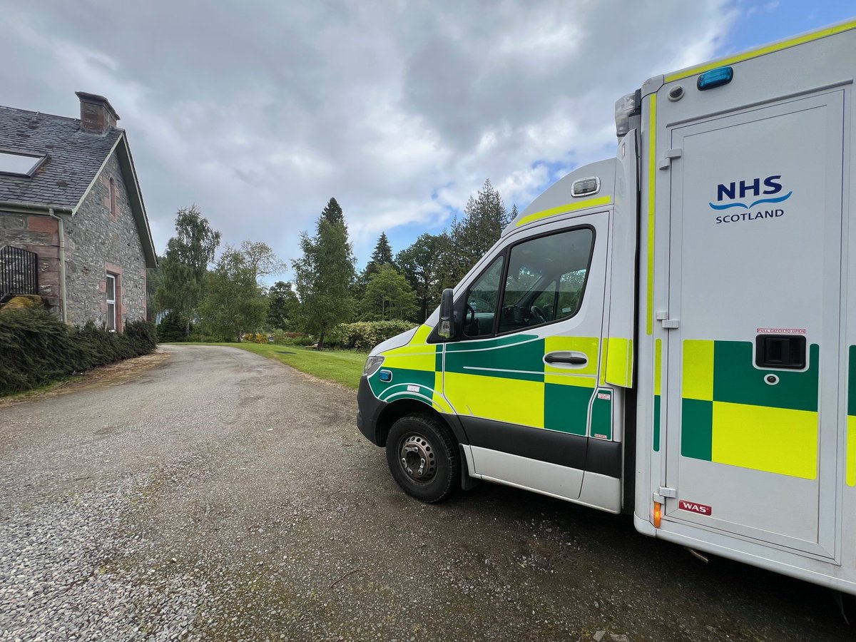 Scotambservice's tweet photo. Paramedic, Karl Normington, and Technician, Andrew Small supported Highland Disability Golf at their annual Open last week, played this year at @AigasGolfCourse. #Golf #GolfOpen https://t.co/4dH2yCARB0