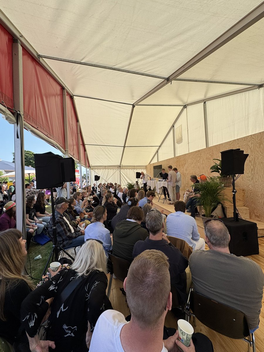 Lars Østergaard tweet media