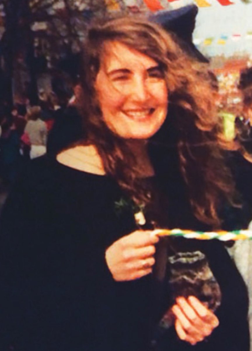 barrycummins12's tweet image. Thinking of Annie McCarrick’s mother Nancy, and family and friends, as major search underway in Clondalkin in @gardainfo investigation led by detectives at Irishtown with assistance Cold Case Unit. This photo - Annie in Dublin 17th March 1993 - 6 days before she was taken