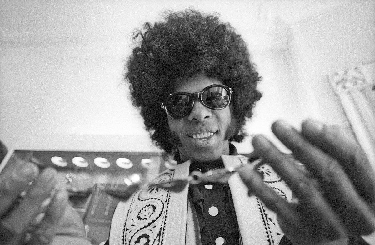 Programa 463: Toca rendir tributo al genio revolucionario SLY STONE, repasando su enorme legado al frente de Sly &amp; The Family Stone, contando su historia y desglosando especialmente aquellos primeros cinco álbumes entre 1967 y 1971. Funky time! 
ivoox.com/hora-aguja-pro…
