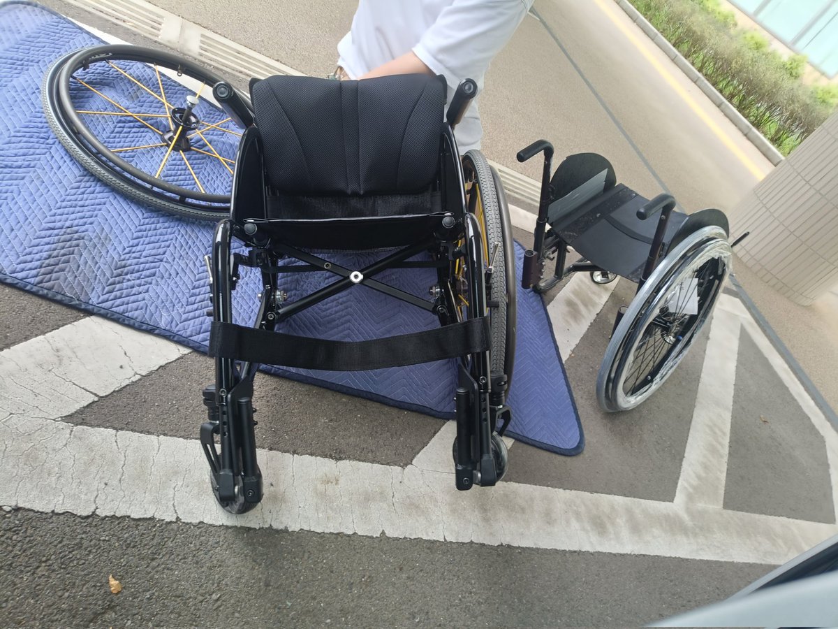 okinawa291's tweet photo. 黄色のスピナジーはいてるのが旧車 https://t.co/yuxQuALfu7