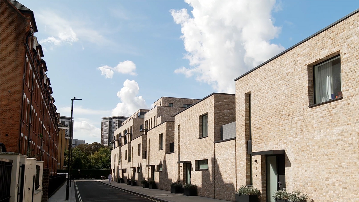 🏙️🌱 Shaping cities of the future means building spaces where communities thrive. We revisit our film with Bouygues UK &amp; spotlight their South London work — creating sustainable homes with people at the heart: ow.ly/LSWM50W8f7M
💡 #UrbanRegeneration #SustainableCities