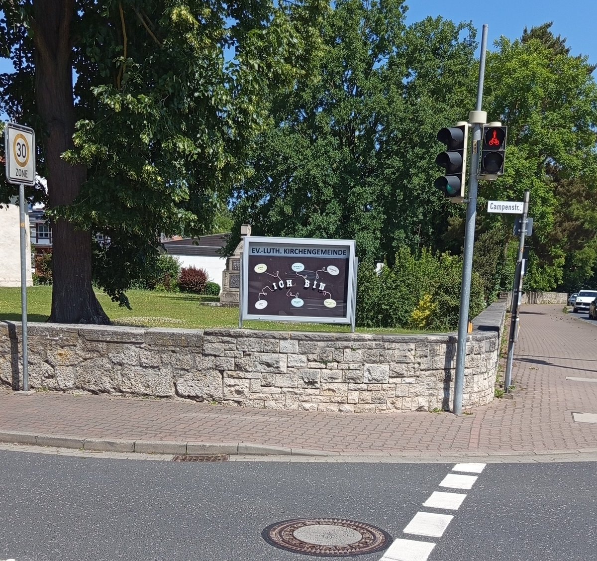 Glitch_Chops's tweet image. Unbewusste Kompetenz und einfach Talent, ein einfacher Schaukasten der Kirche bildet Organigramm was fehlt der Gesellschaft, wo lang? Welcher Beruf welche Attribute Brauch, das #WorldOfWarcraft besser skaliert ist der Ehre vom #TechTree, was hier fehlt.