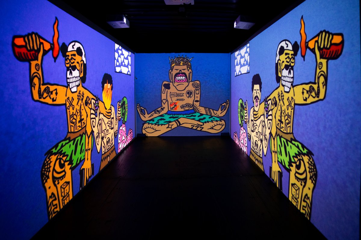 tezos's tweet image. Inside the Art on Tezos container, visitors were immersed in the Echoes of Light show 📽️

// Artist lineup // @ALCrego_ @rearyabaim @baiweiart @BarbaraBezina @nftaverse @Erythric @OriginalGoldCat @HOXID_ @jakestudyos @Kx________ @lesCogumelos @cybermistic @morpho_genesis…