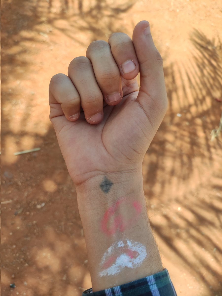 زي النهارده من سنة احدهم رسملي الرسمه دي ومشي 💔💔