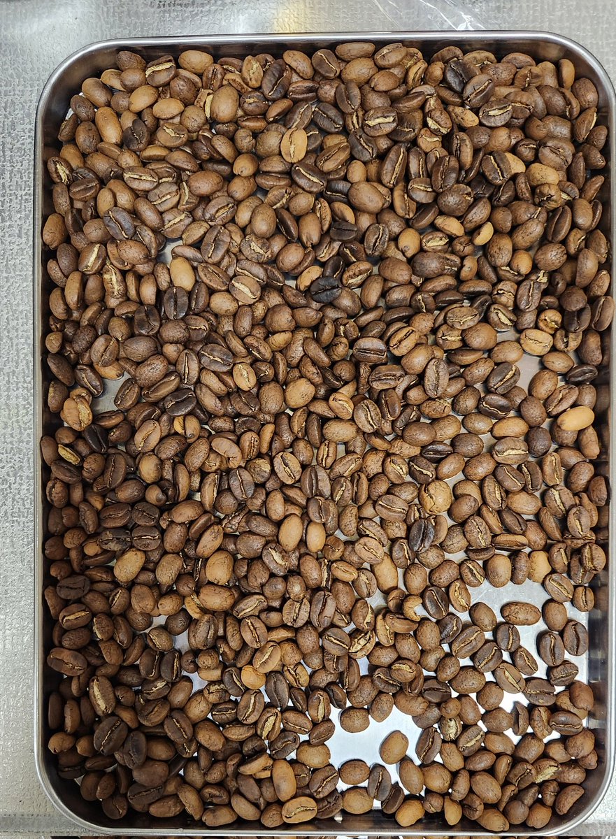 フライパン焙煎2回目
まだまだムラはあるけど
前よりうまく行った感じ😃