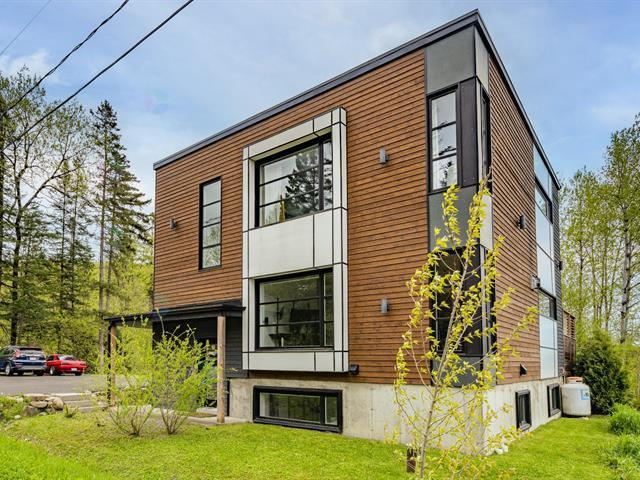 stephanebruyere's tweet photo. No0158. Stoneham. Duplex. Prix demandé 549,000$. Vendu 607,000$ en 7 jours. @Jefffillion @gerrypizza @MisterWhiteRP #immobilier #surenchère #stoneham https://t.co/JIpG8d5ffq