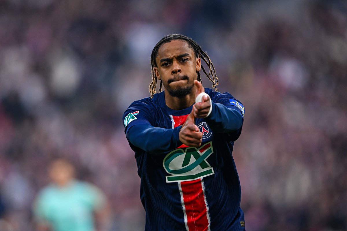 ActuFoot_'s tweet photo. 🚨 𝗕𝗥𝗔𝗗𝗟𝗘𝗬 𝗕𝗔𝗥𝗖𝗢𝗟𝗔 🇫🇷 𝗡𝗘 𝗤𝗨𝗜𝗧𝗧𝗘𝗥𝗔 𝗣𝗔𝗦 𝗟𝗘 𝗣𝗦𝗚 𝗖𝗘𝗧 𝗘́𝗧𝗘́ ! ❌

Le joueur fait pleinement partie du projet parisien et n’a aucune volonté de départ. ❤️💙

🗞️ @CasseJosue https://t.co/ysUlU8xhzq