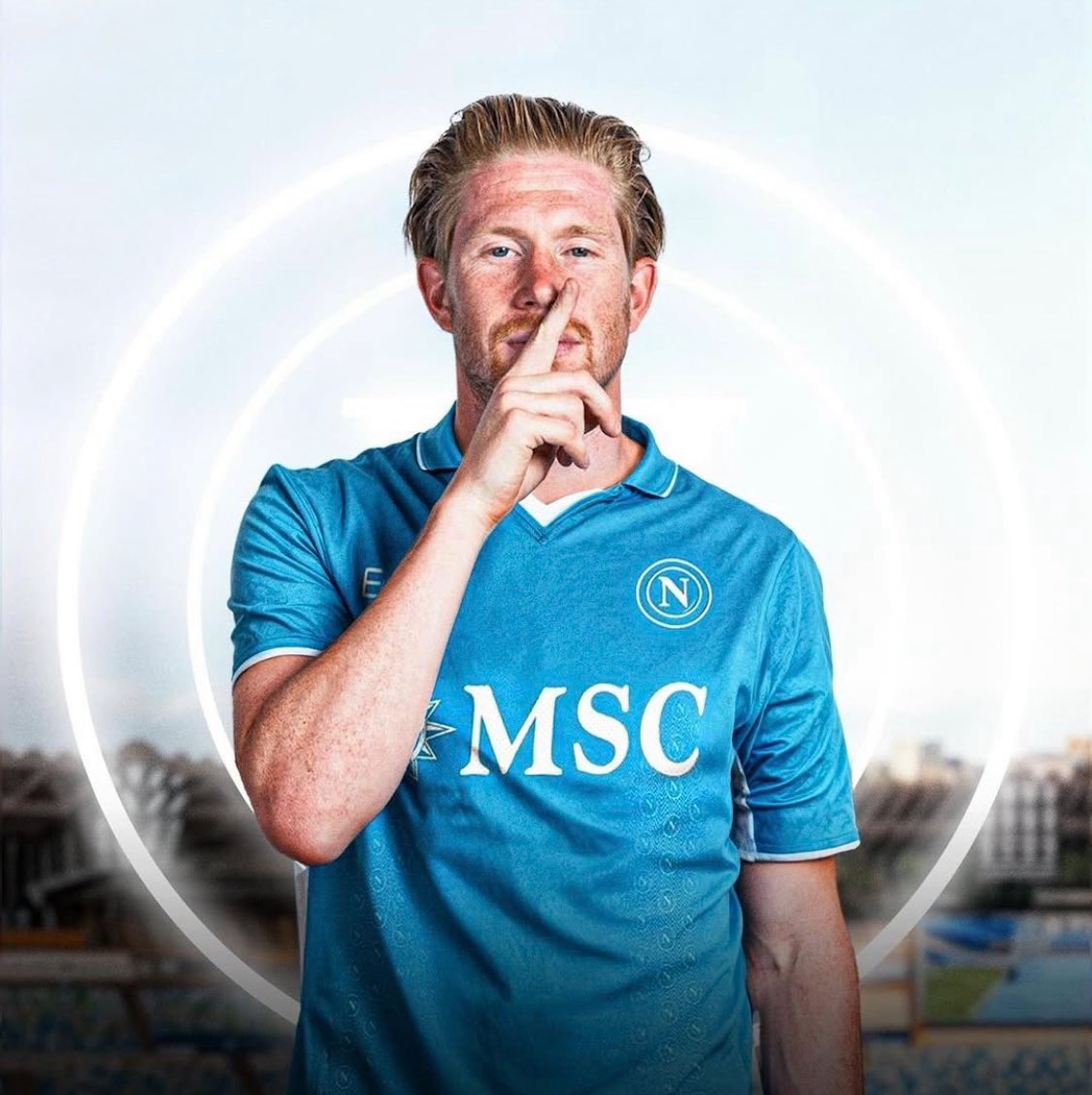 #DeBruyne è il premio per chi ha saputo aspettare. Chi riconosce il lavoro altrui mettendo da parte l’egoismo. Per gli altri è un regalo.

Il #Napoli ha tracciato la rotta nel 2004. Sempre la stessa. Non è mai cambiata. Una storia raccontata male. Volutamente male. CLUB SOVRANO.