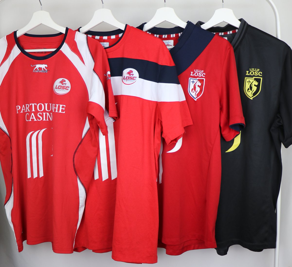 Kitmaster_fr's tweet image. Trouvez votre prochain maillot vintage de Lille sur thekitmaster.com 

#KITMASTER #RetroFootball #footballshirts #Lille #losc #dogues