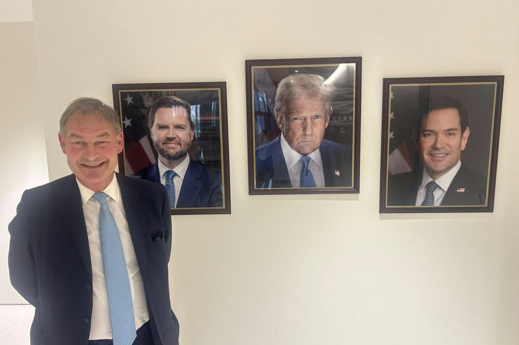 Good to visit the last bastion of true free speech in the UK - the American embassy...

Fascinating discussions. Doing my best to encourage stronger relations between the two governments.

An impressive complex - I may be back one day to claim asylum!