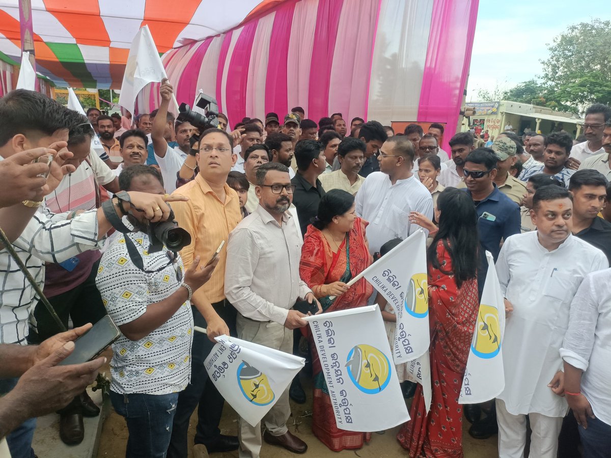 ChilikaDevAuth's tweet image. Inauguration of 2 nos of Ferry Craft by @sambitswaraj  Hon&apos;ble MP, Puri and @UpasnaMohapatra  Hon&apos;ble MLA, Brahmagiri at Satapada, Puri. @CMO_Odisha @ForestDeptt