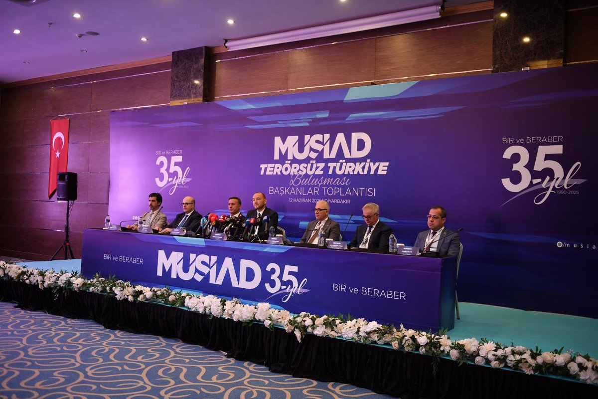 MÜSİAD (@musiad) on Twitter photo Bugün Diyarbakır’da düzenlenen MÜSİAD Terörsüz Türkiye Buluşması Başkanlar Toplantısı, Genel Başkanımız Burhan Özdemir (<a href="/BurhanOzdemirTR/">Burhan Özdemir</a>) Yönetim Kurulu Üyelerimiz ile yurt içindeki Şube ve Temsilcilik Başkanlarımızın katılımıyla gerçekleştirildi.
Toplantı sonucunda MÜSİAD Bugün Diyarbakır’da düzenlenen MÜSİAD Terörsüz Türkiye Buluşması Başkanlar Toplantısı, Genel Başkanımız Burhan Özdemir (<a href="/BurhanOzdemirTR/">Burhan Özdemir</a>) Yönetim Kurulu Üyelerimiz ile yurt içindeki Şube ve Temsilcilik Başkanlarımızın katılımıyla gerçekleştirildi.
Toplantı sonucunda MÜSİAD