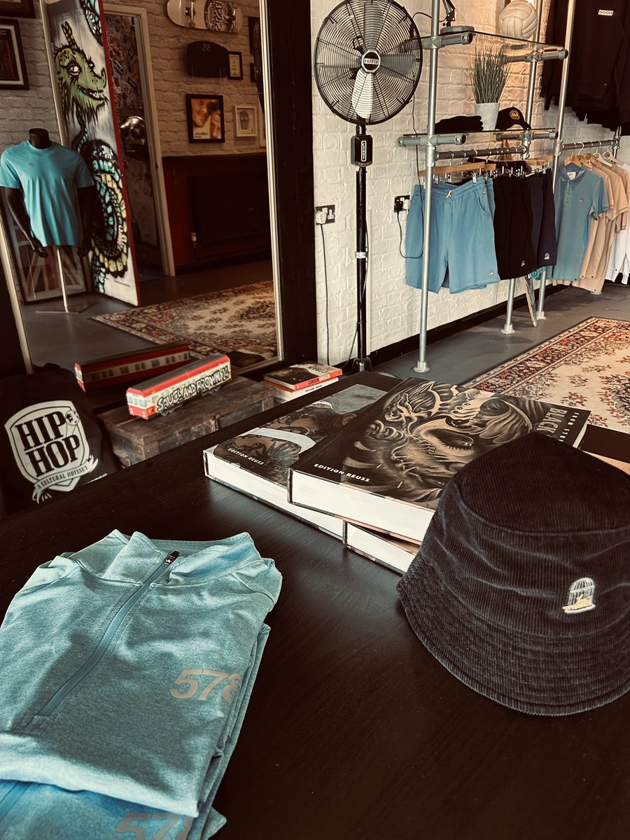 Suns out.
Grab a Bucket.

We run our Bucket Hats in very short runs, so not always around!

sauceandbrown.com

#menswear #mensfashion #fashion #menstyle #mensstyle #ootd #mensclothing #fashionstyle #clothing #birdcage #onehundred #independent #real